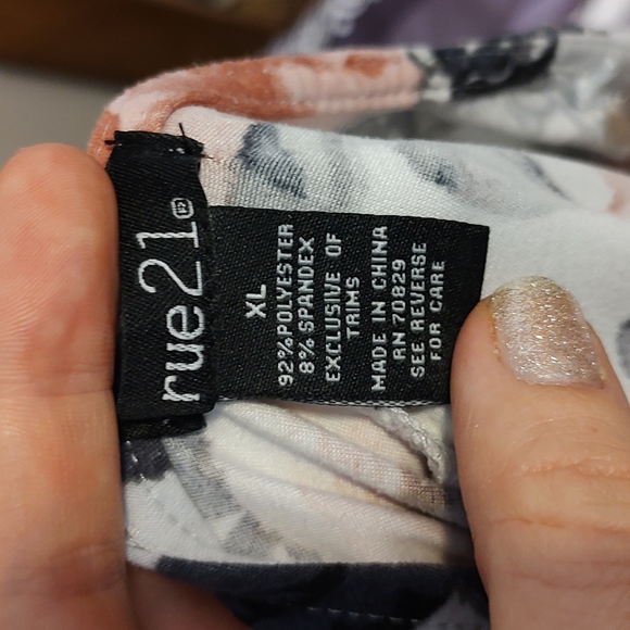 Stretch Fit Floral Midi Dress - Picture 10 of 11